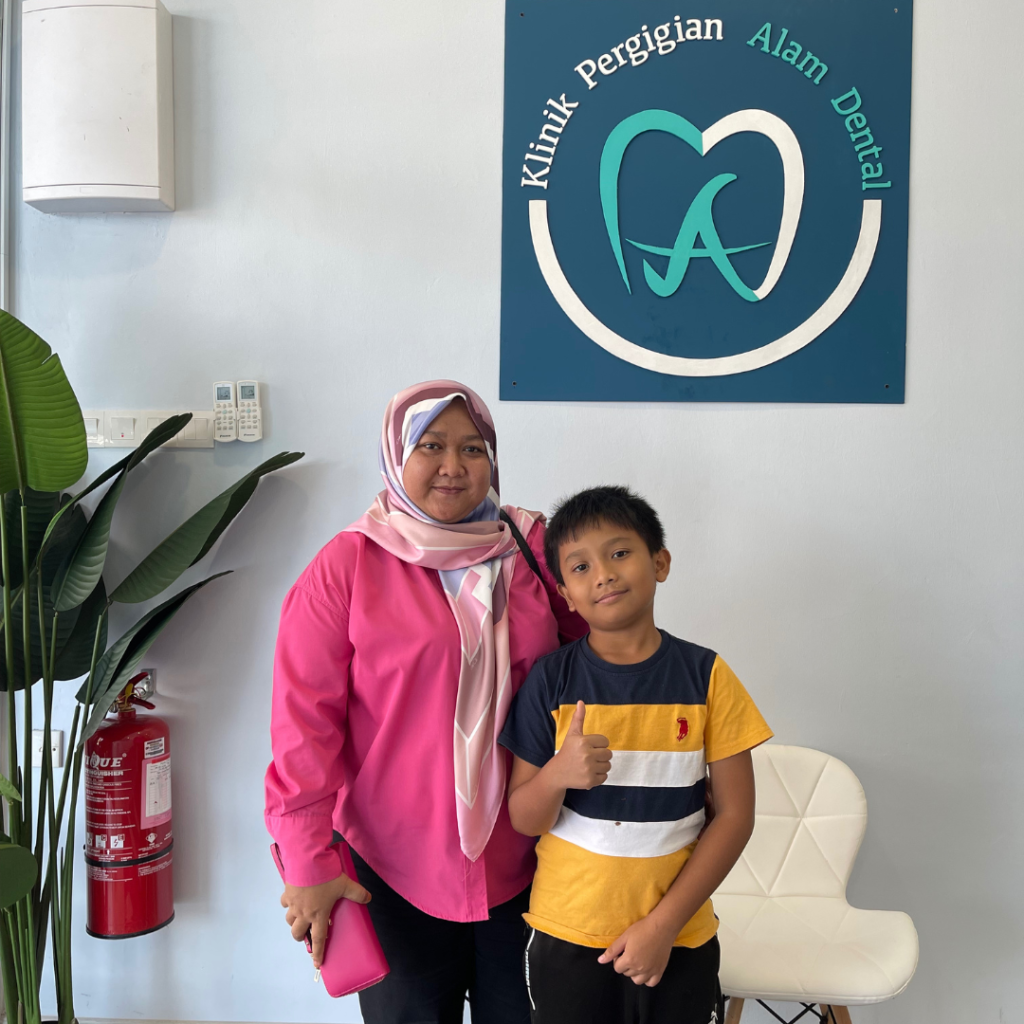 a family choose Klinik Gigi Alam Dental Hutan Melintang Teluk Intan for dental treatment